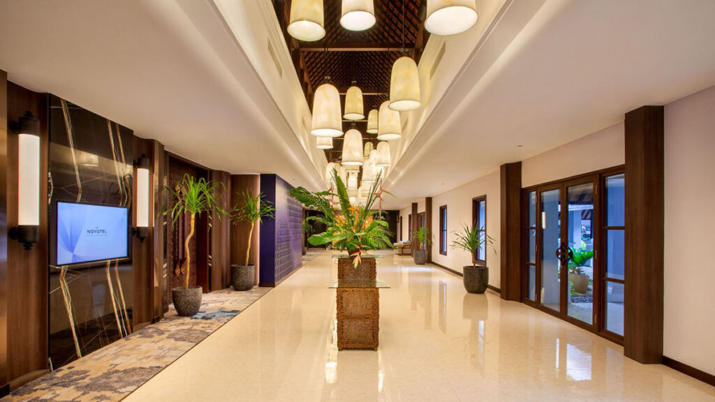 13.-Foyer-Grand-Ballroom-Novotel28362-min