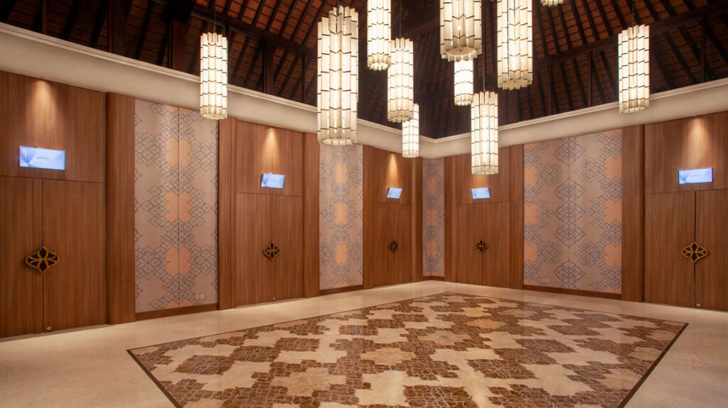 16.-Halimun-Foyer-Empty-Novotel28601-opt-min