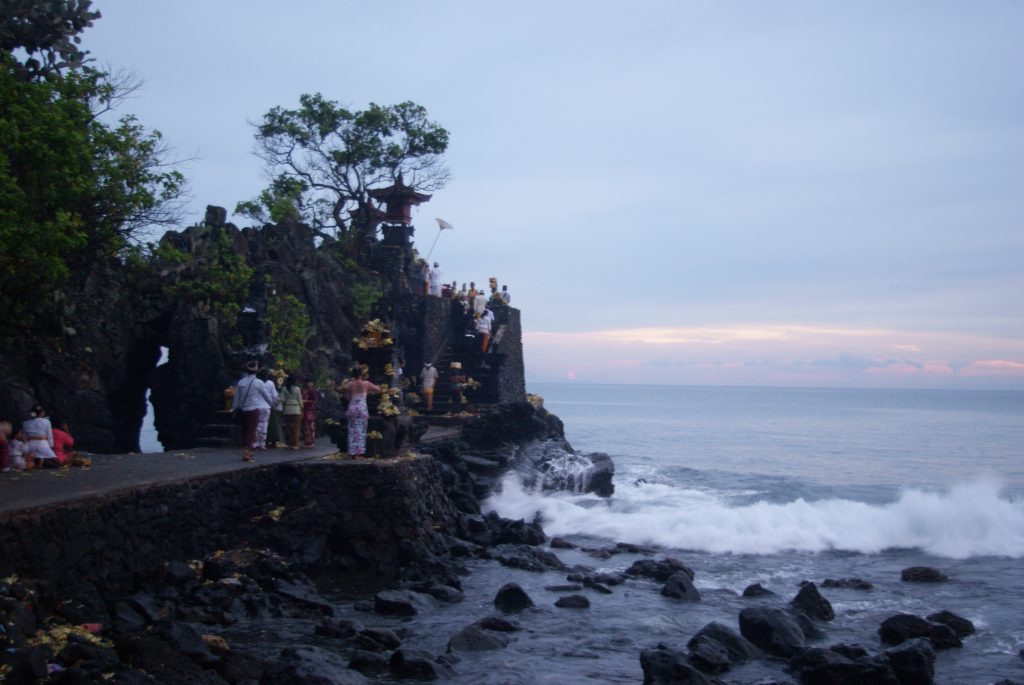 Pura Batu Bolong